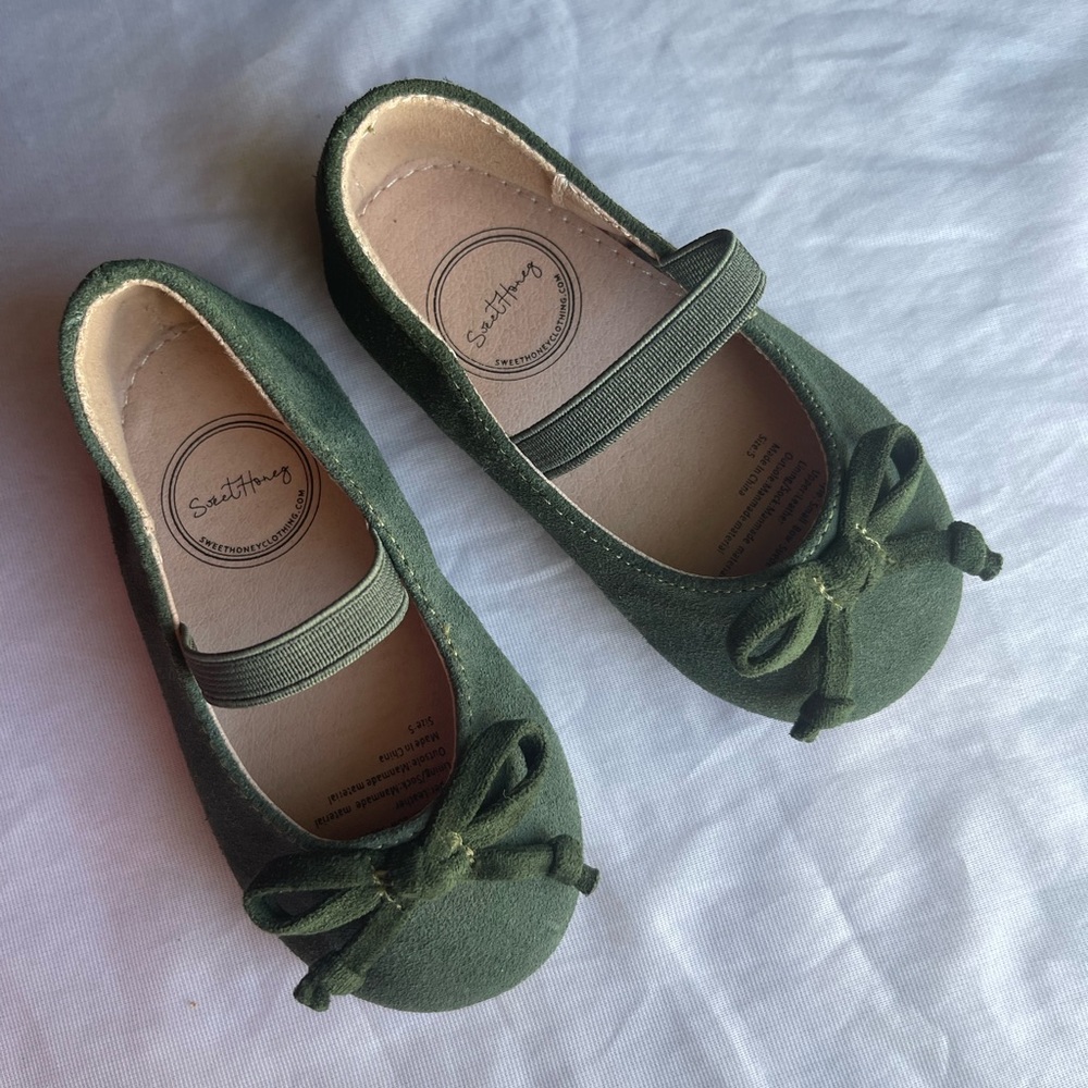 SH small bow suede ballet